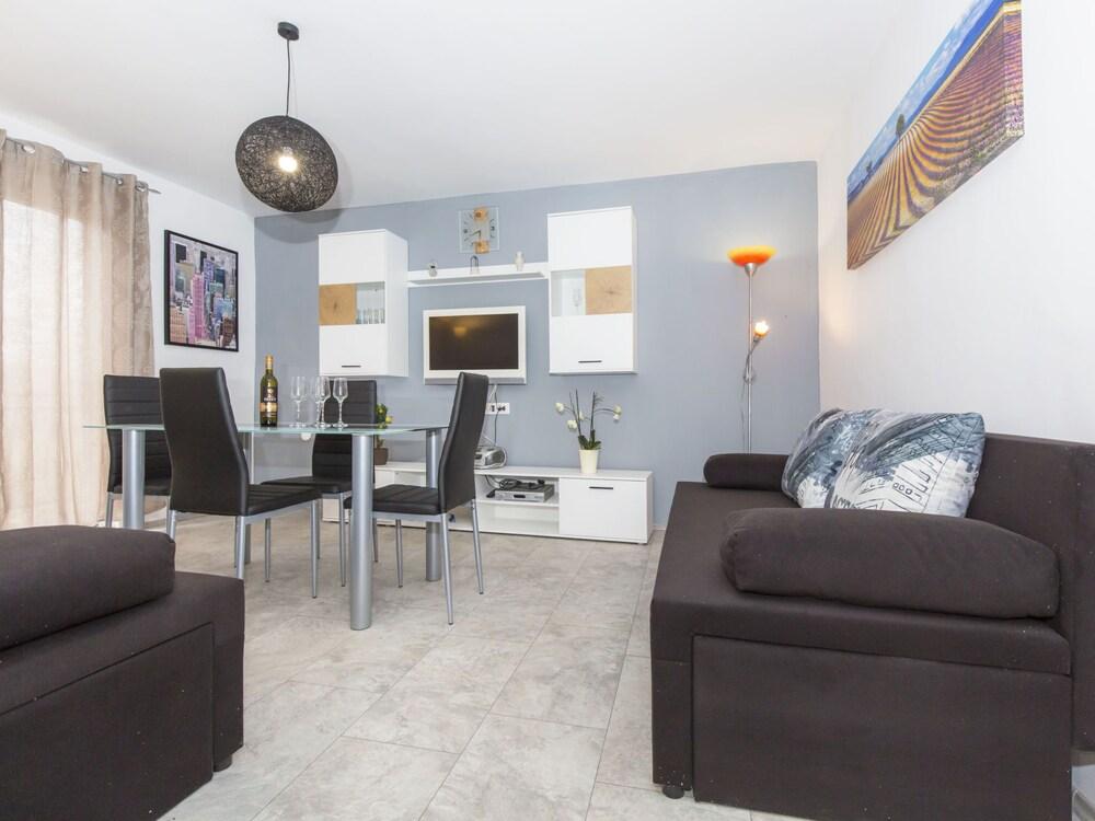 Korina Labin in Labin