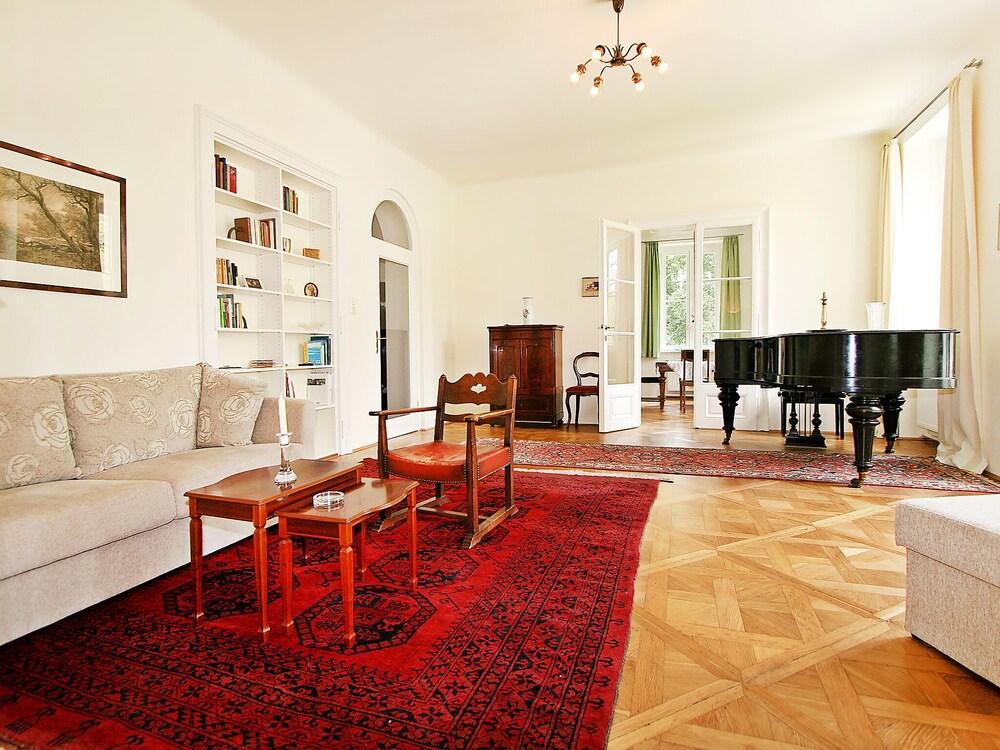 Villenapartment Neuwaldegg Wien