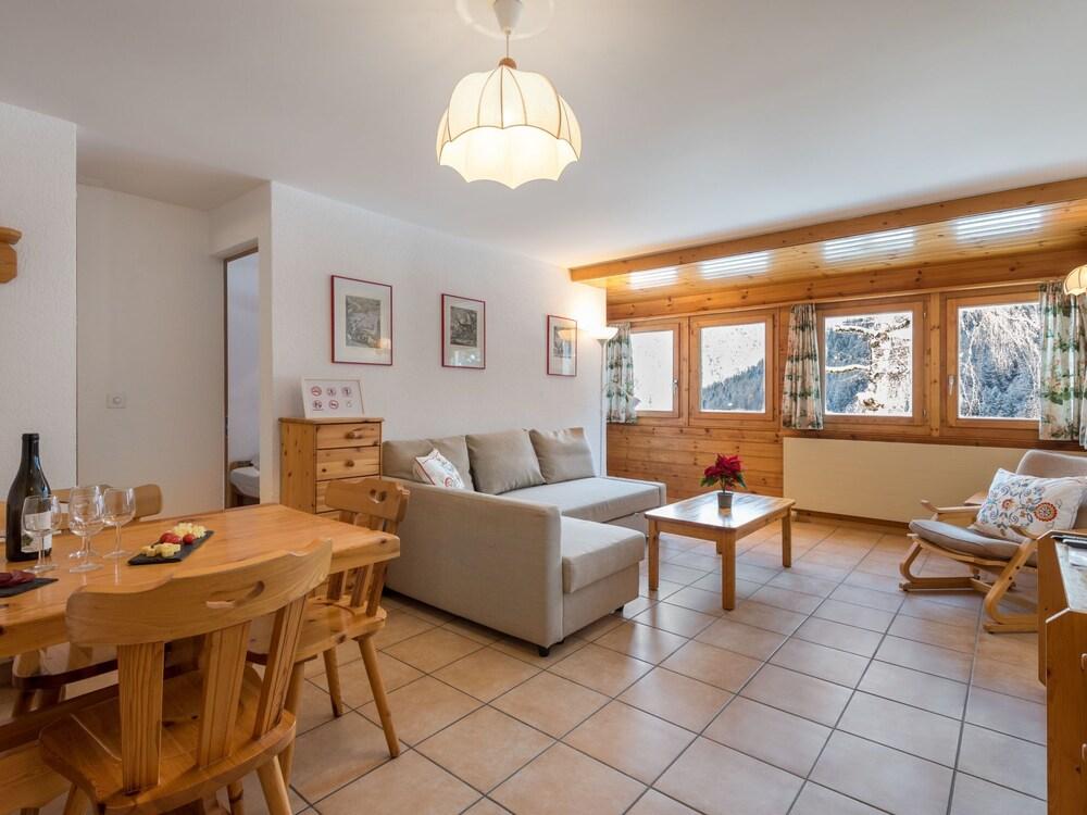 Tarcianne A Apt 2 Grimentz