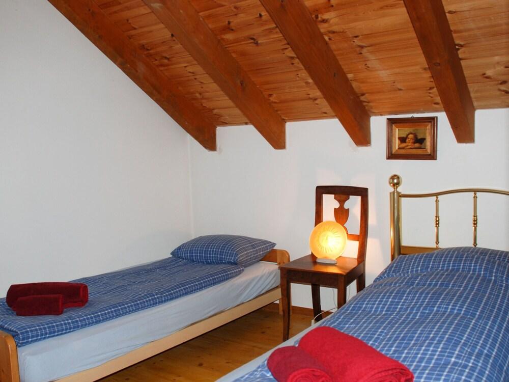 Gemma Leontica in Leontica