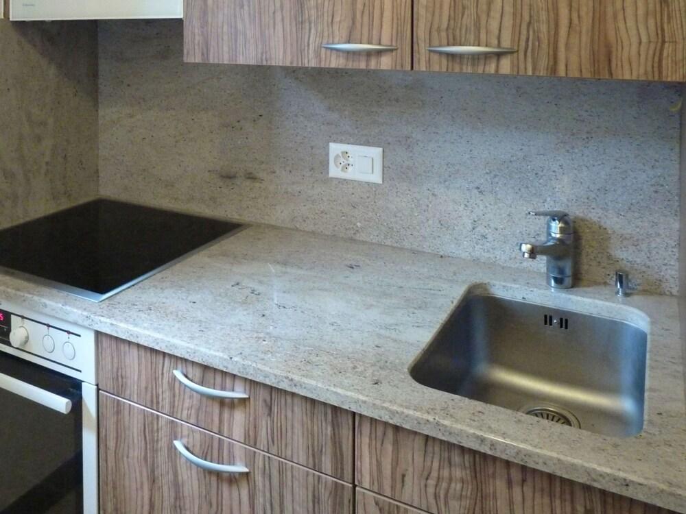 Dent Favre A 5 Leytron