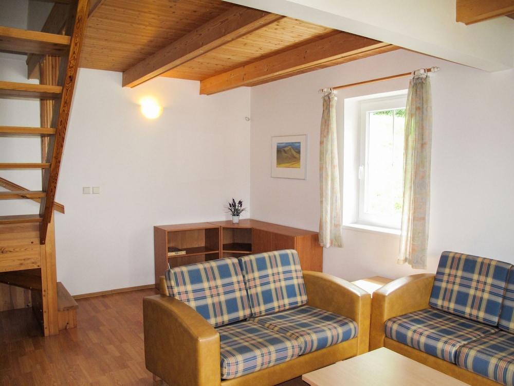 Holiday Hill ern D l