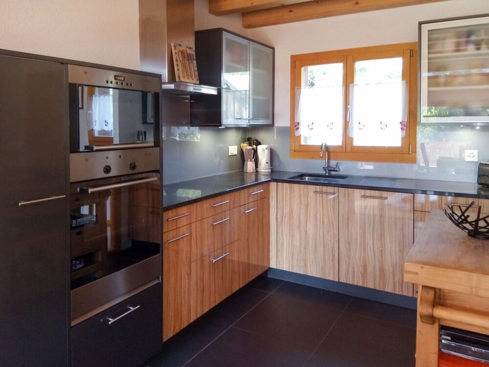 Banksia Leytron in Leytron