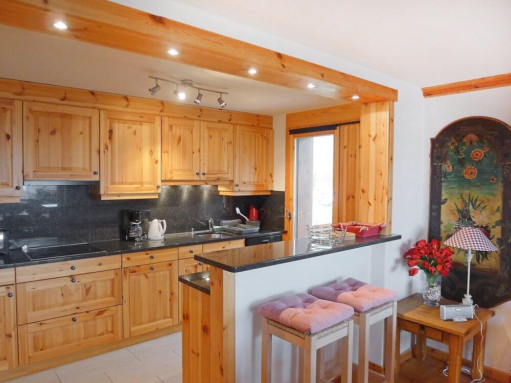 Rhodonite 24 Ollon in Ollon