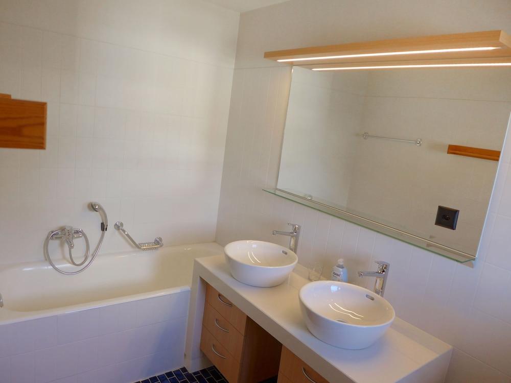 Victoria A B C Crans-montana