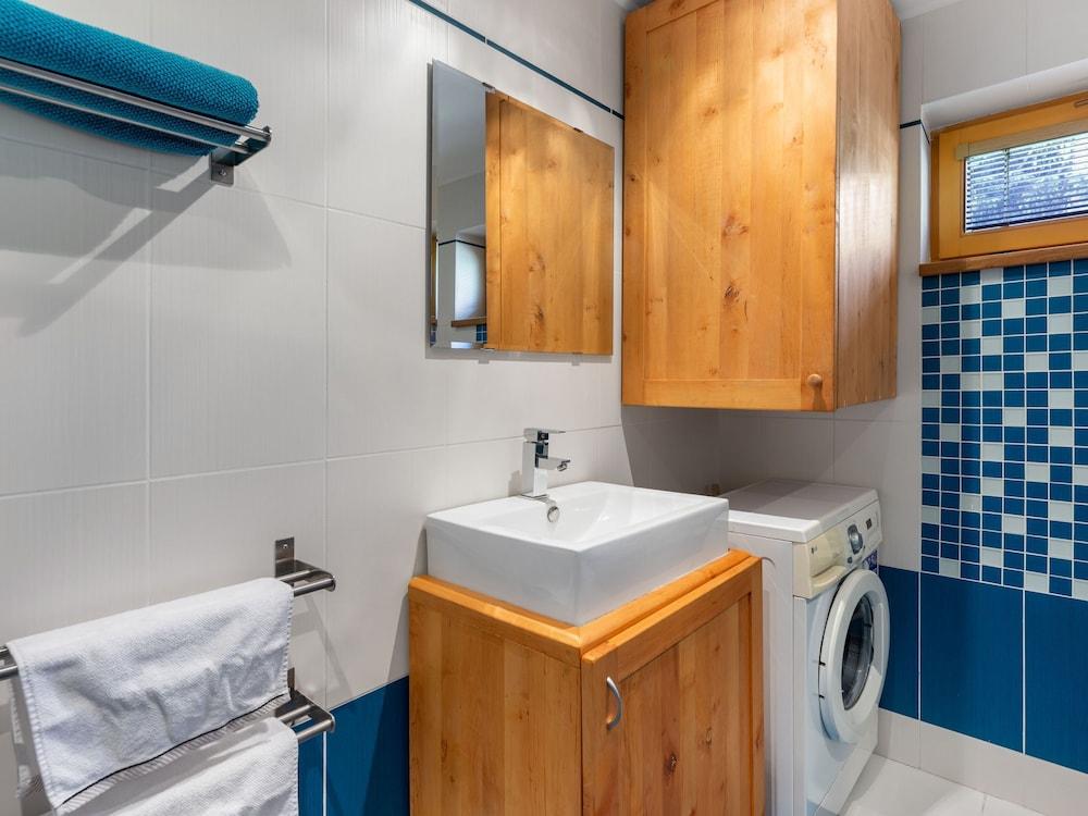 Bila Bla Ejov in Bla Ejov