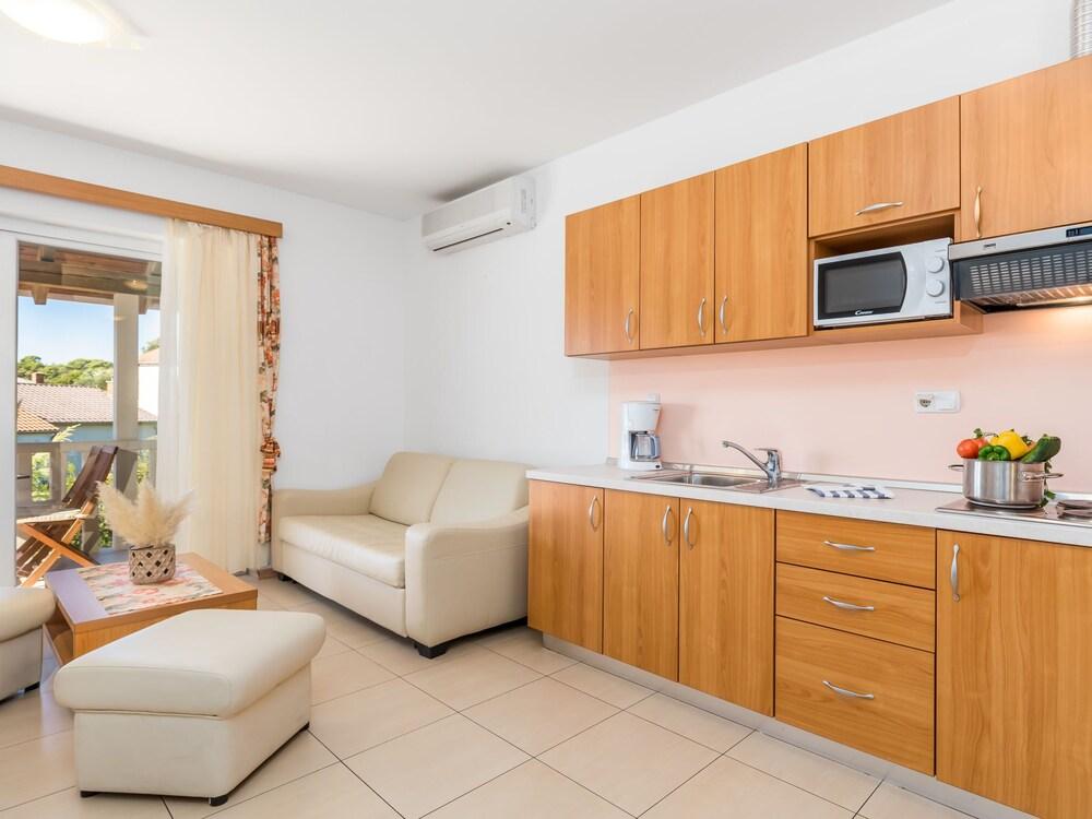 Mihaela 3 Rab in Rab