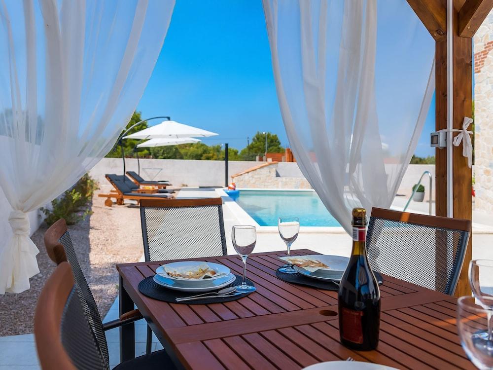 Carmen Zaton in Zaton