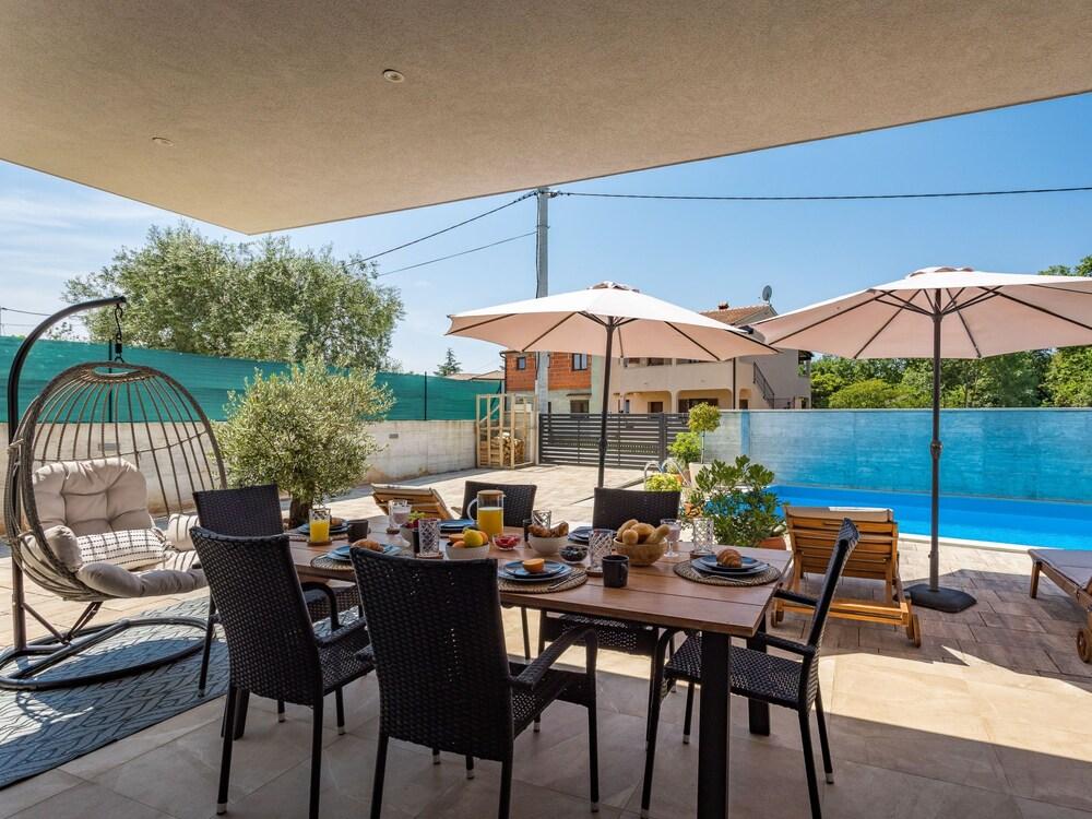 Villa Leonardo Vr Naveri