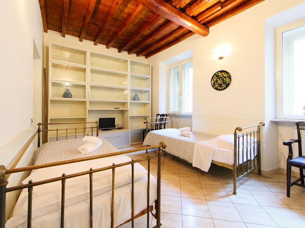 Vittorio Emanuele Roma