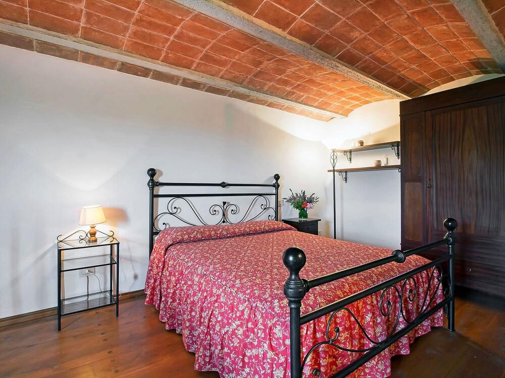 Grotte Rosse La Cava