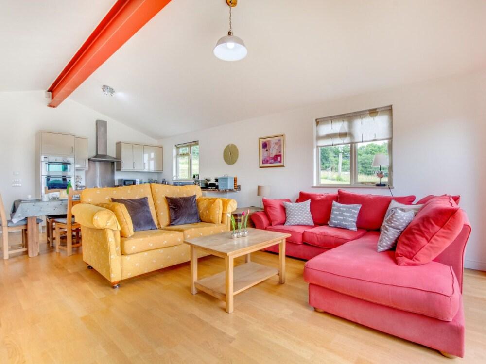 Broomhurst Grove Broad Oak