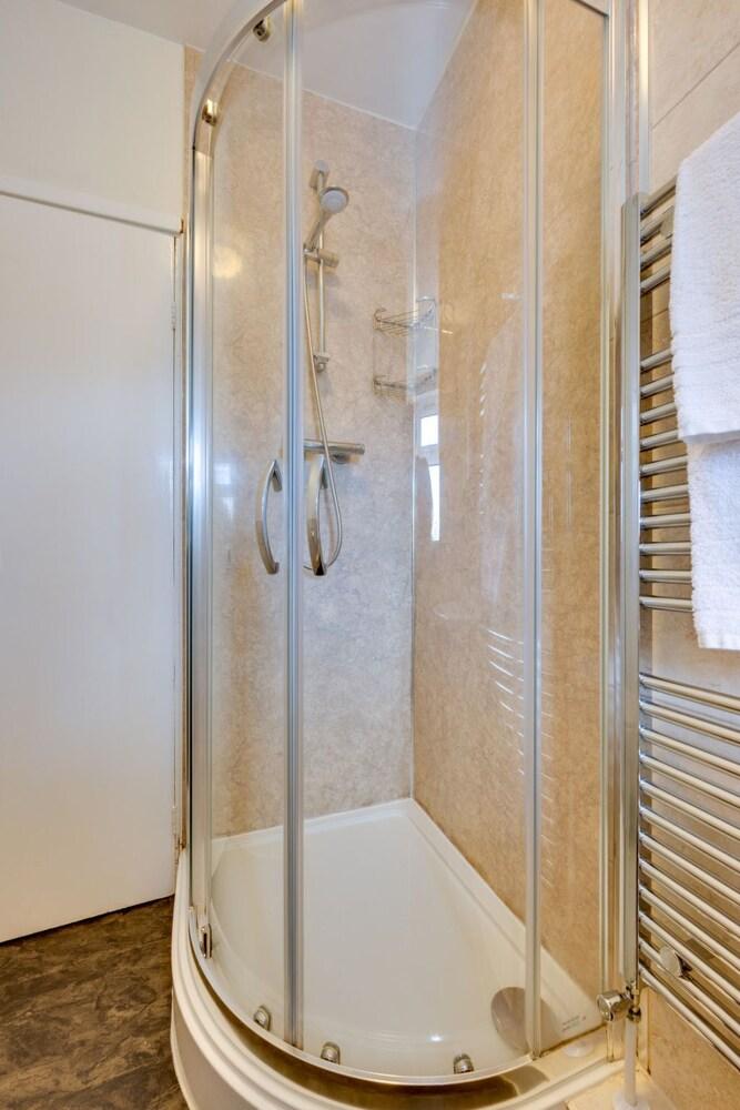 Dee View Carrog in Carrog