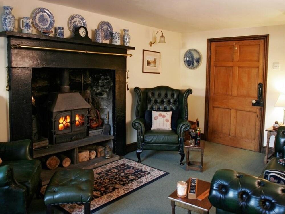 Clappersgate Way Clappersgate