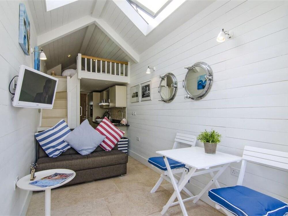 Frannie Shaldon in Shaldon