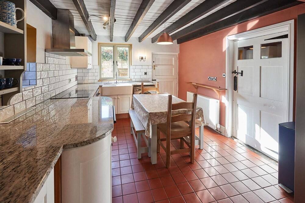 Host Stay Hall Garth