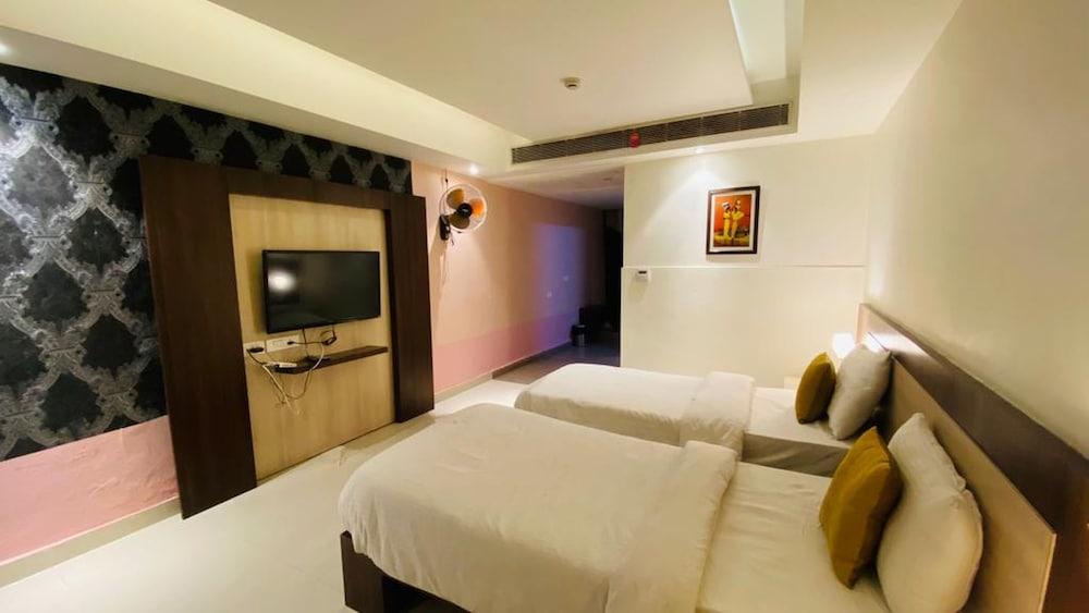 Hotel Ganga Residency