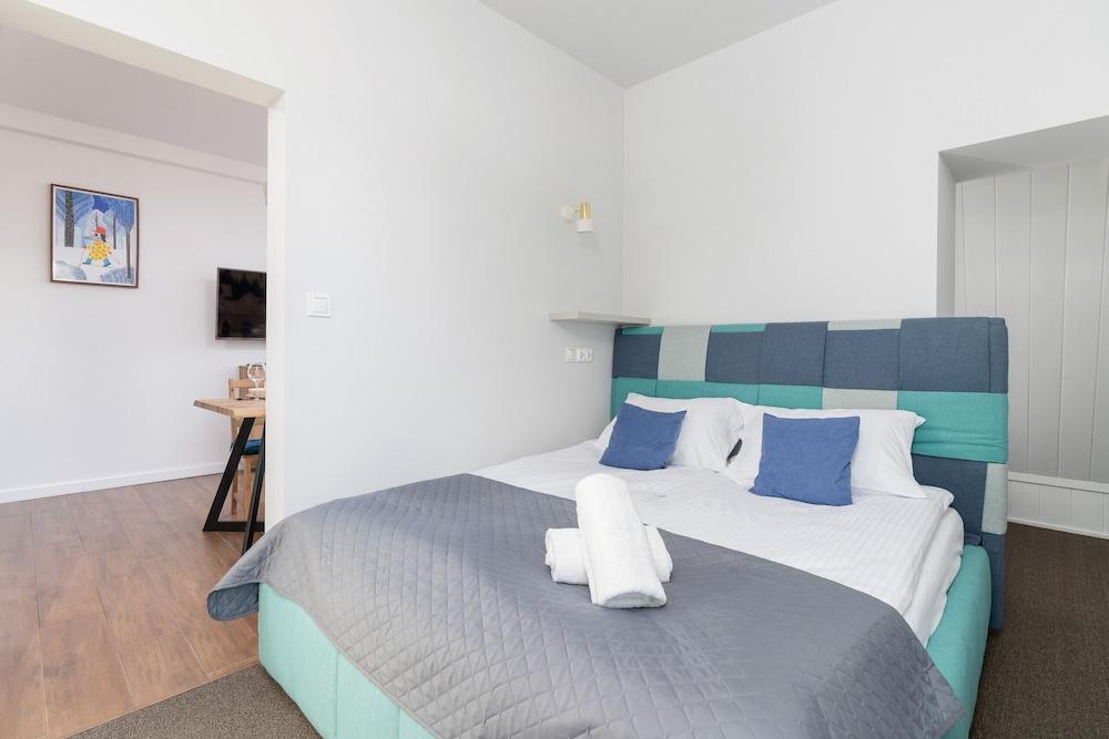 Rural Two-bedroom Apartment by Renters