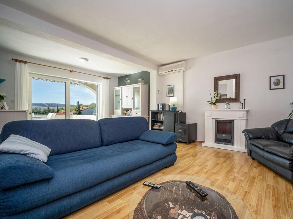 Vlasta Mrika in Mrika