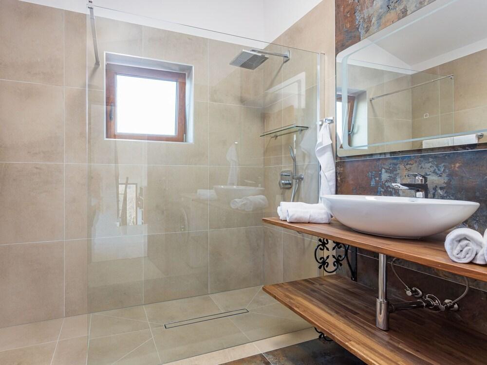 Villa Julia Buroli in Buroli