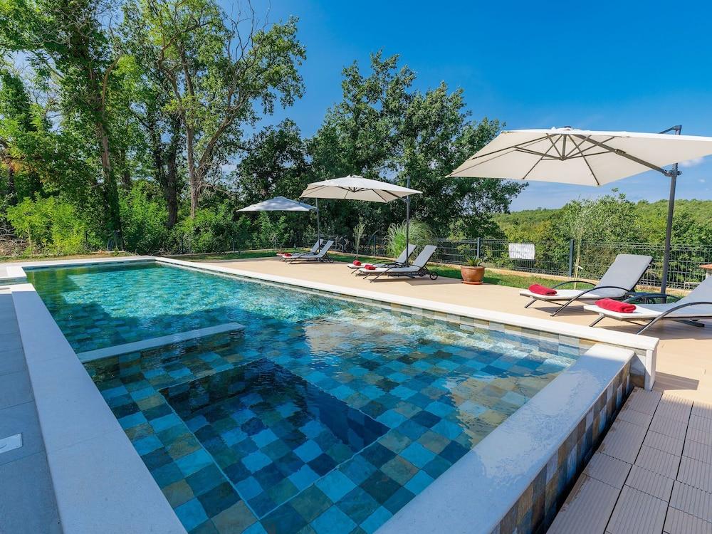 Villa Julia Buroli in Buroli