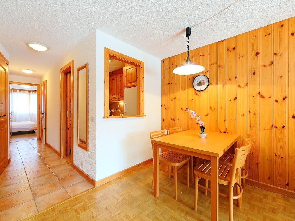 Azurite 12 Ollon in Ollon