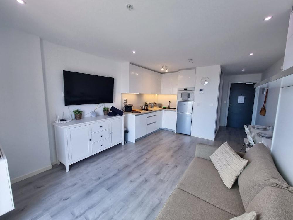 Top Floor Studio-The Hub-Self Catering