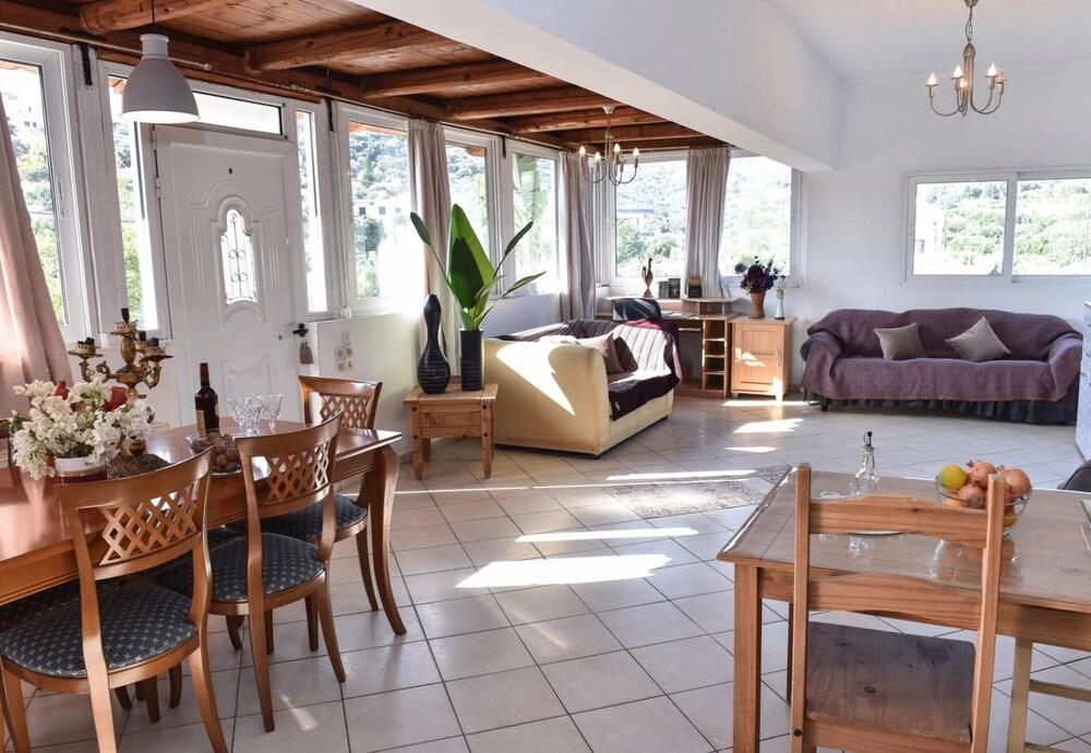 Sarakina Apartment 50m From The Beach