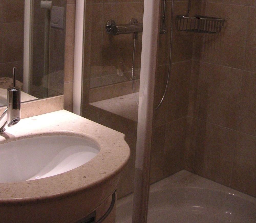 Ambassador A32 Leukerbad