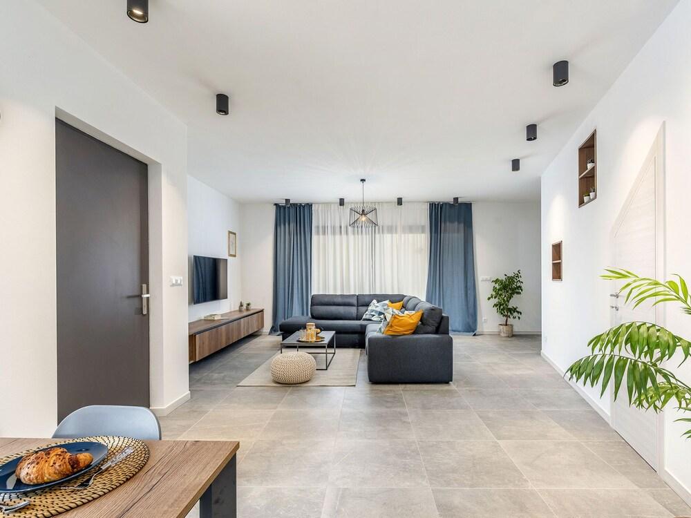 Villa Isabela Vr Naveri