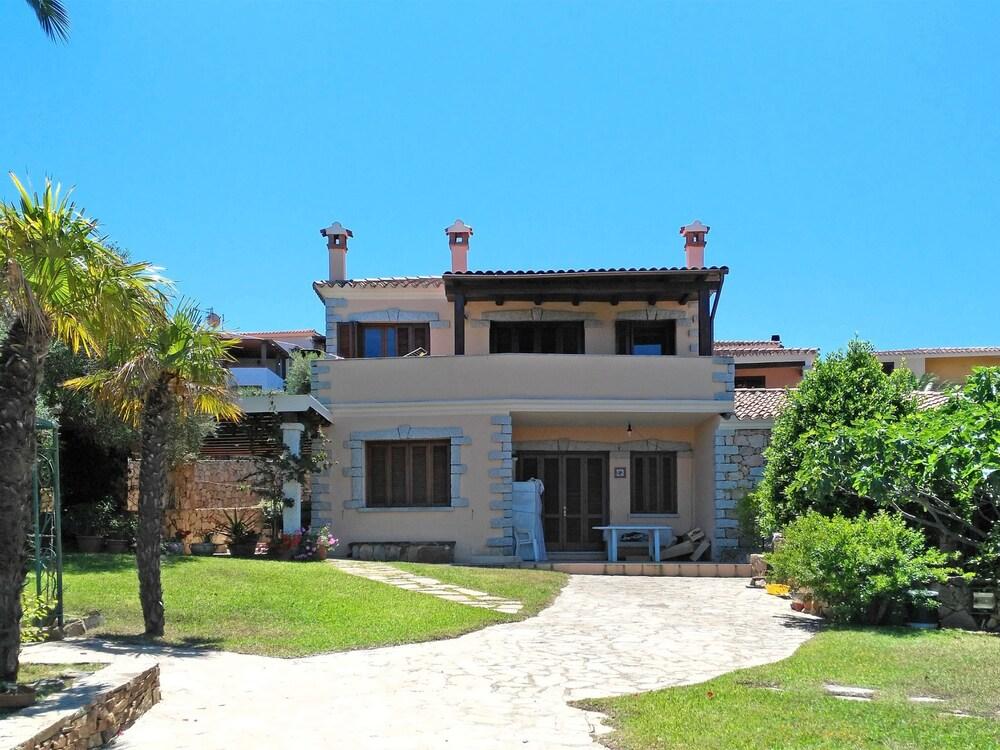 Borgo Le Logge Pool Tanaunella