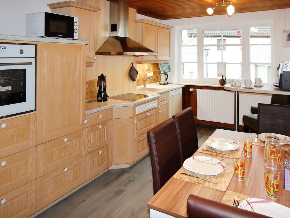 Born 1 Schieder-schwalenberg