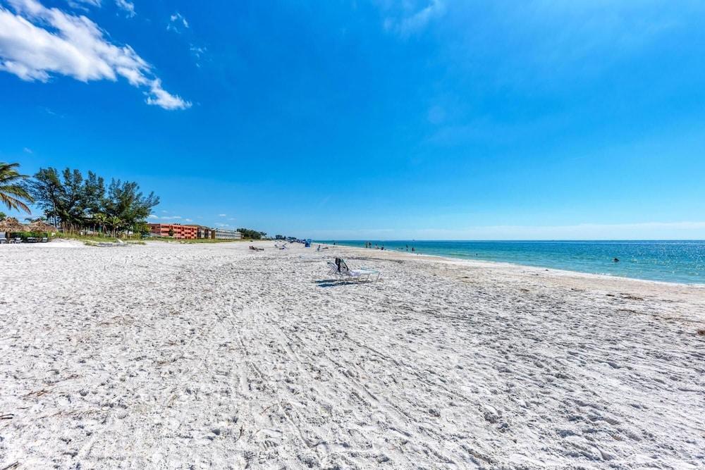 Anna Maria Island Edgewater Bungalow