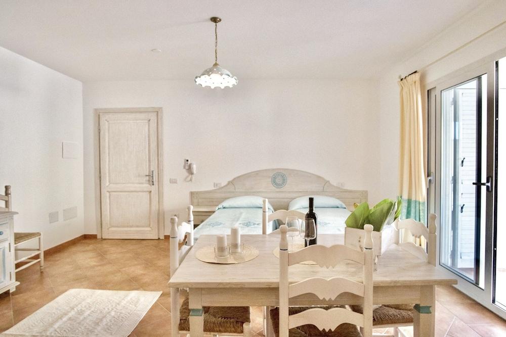 Apartments with air conditioning in Orosei