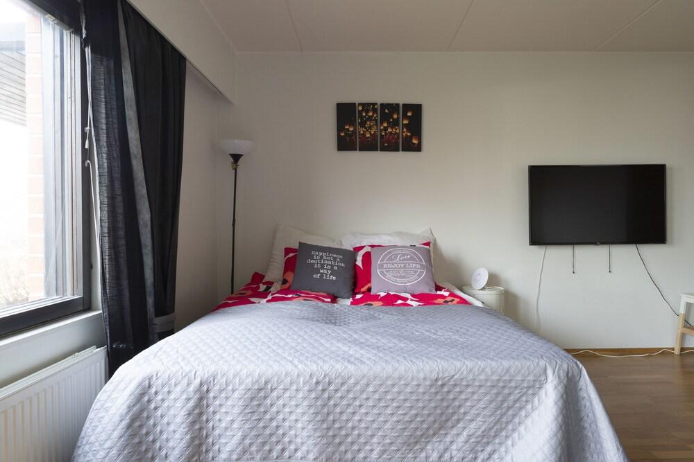 2ndhomes Compact Studio w Sauna