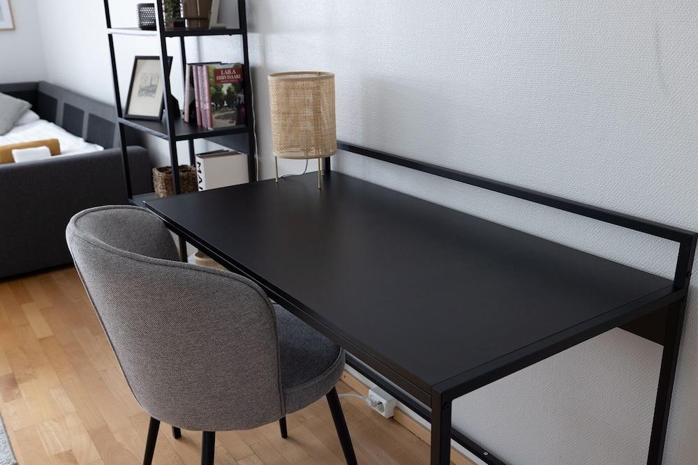 2ndhomes Central 1BR City Apartment