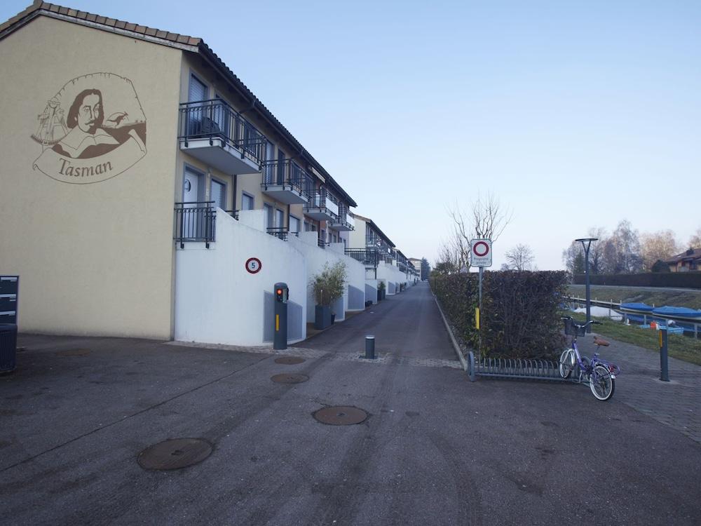 Tasman S20 R Port-valais