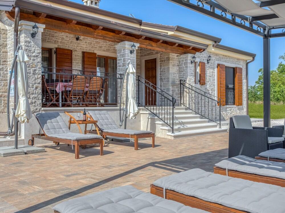 Villa Elida Heki in Heki