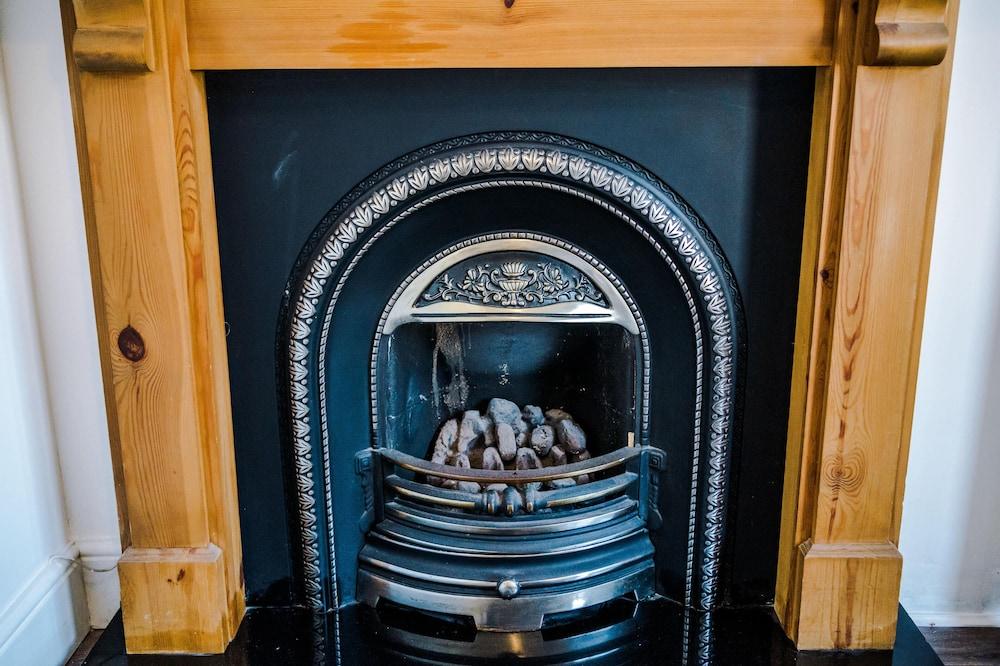 R&R Character Victorian 4-Bedroom Home