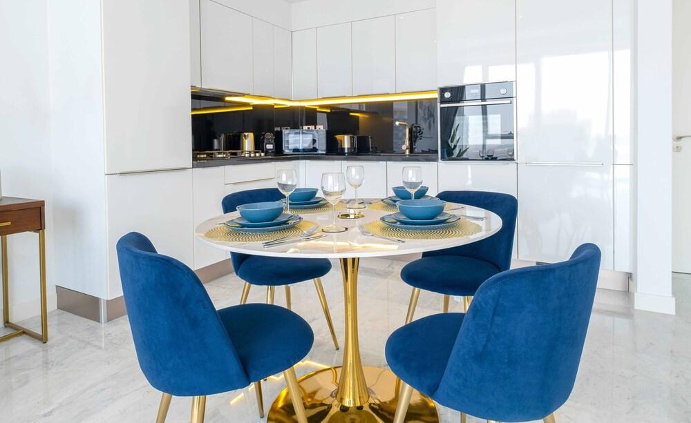 LUX The Pad Executive Suite Canal View 2