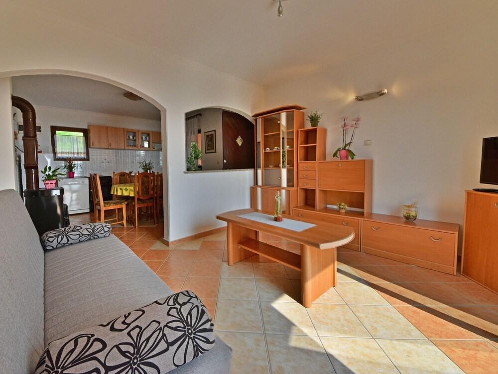 Tanja Dobre in Dobre