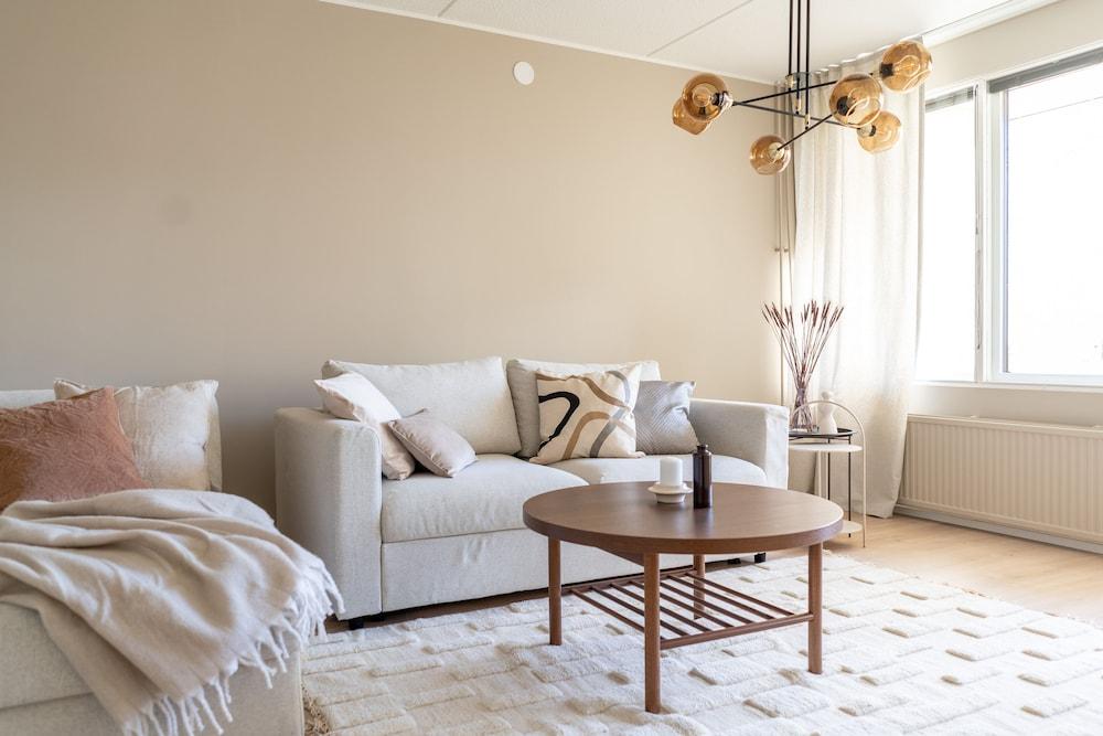 Fully renovated 3br apartment with sauna