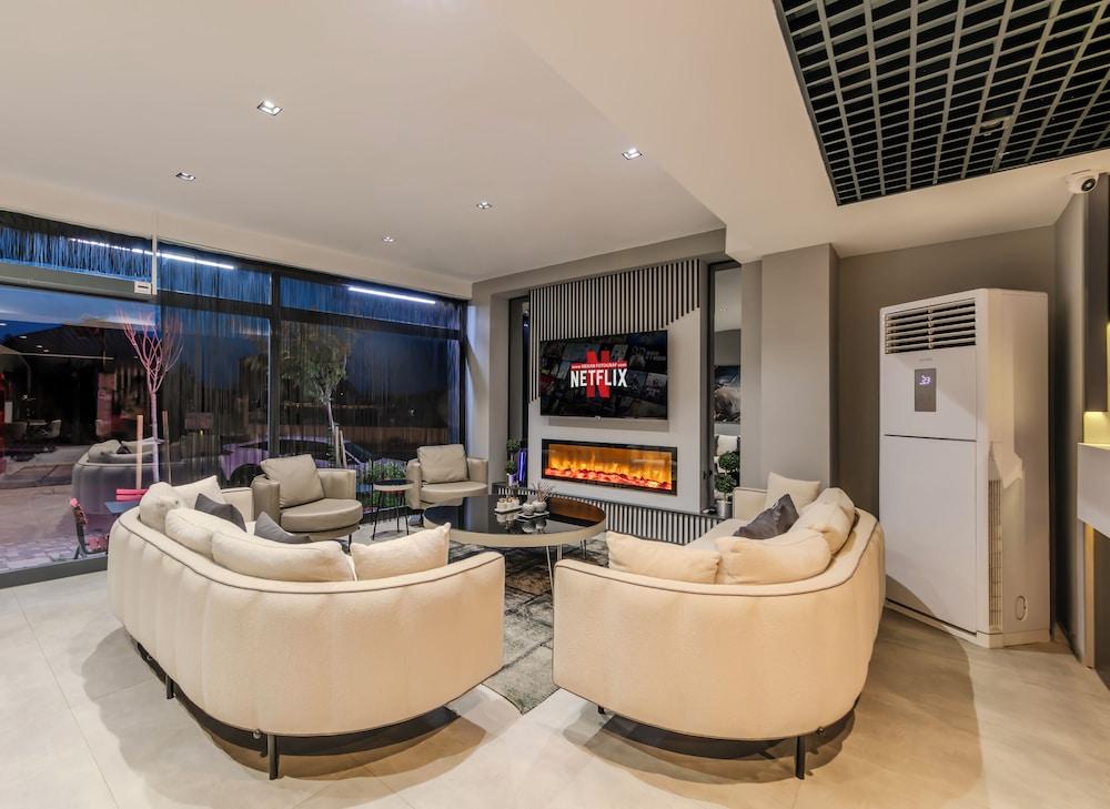 Intercity Airport Hotel