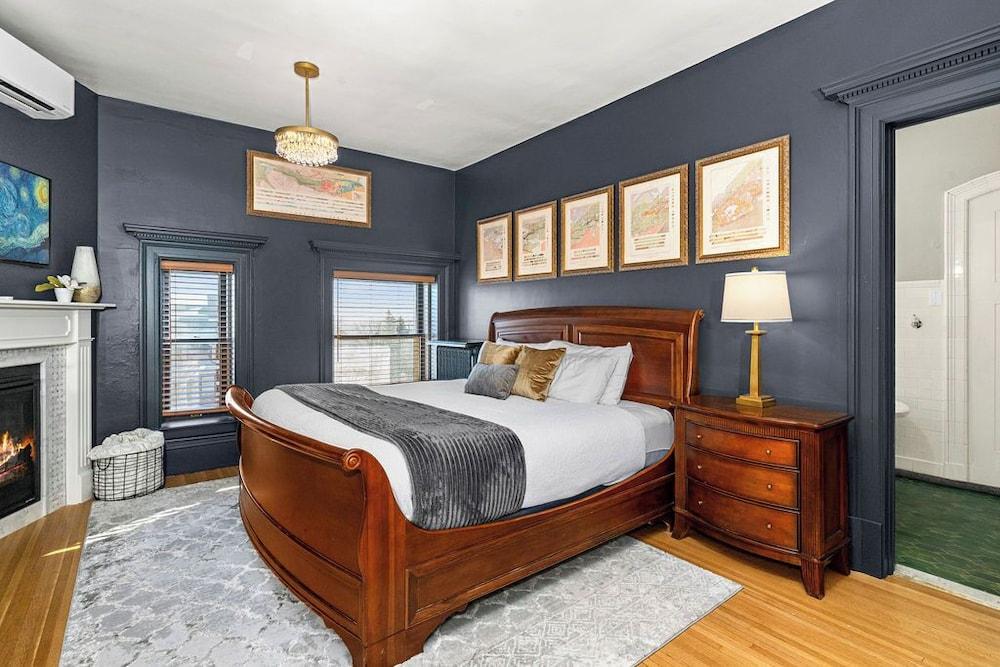 Historic Cotton Mansion Duluth Boutique Hotel