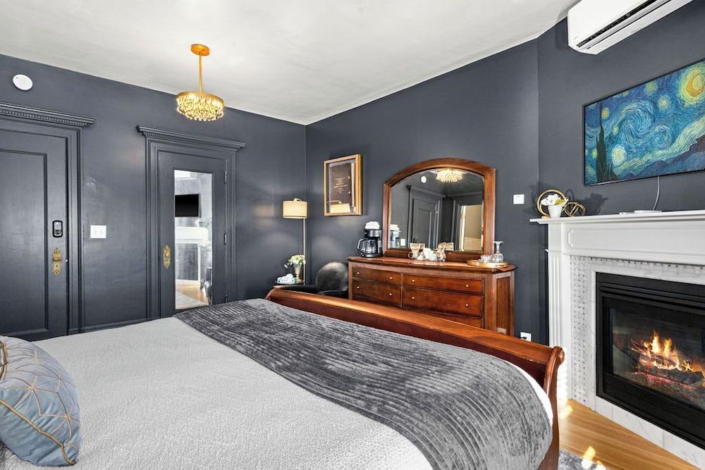 Historic Cotton Mansion Duluth Boutique Hotel