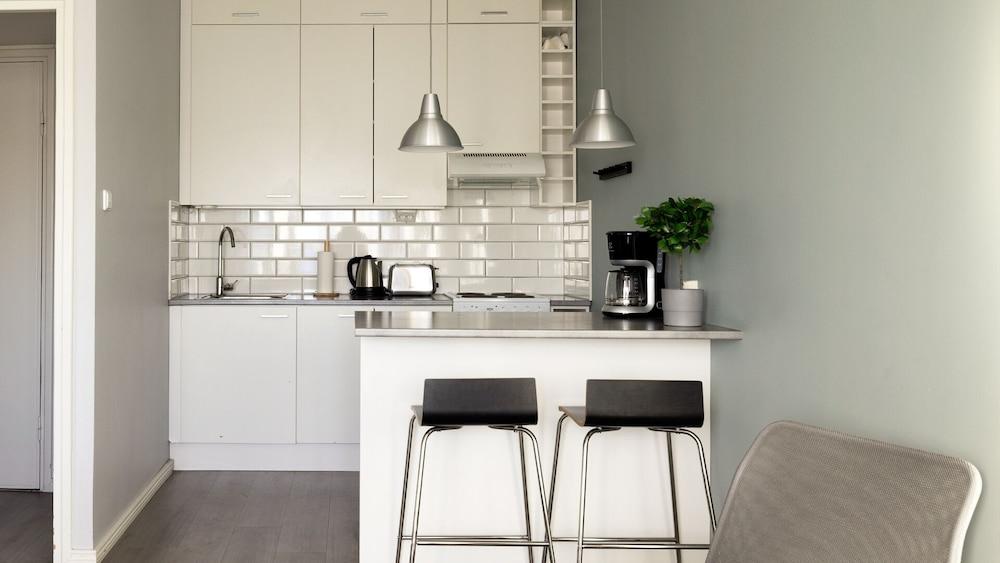 2ndhomes Central 1BR Top Floor Home