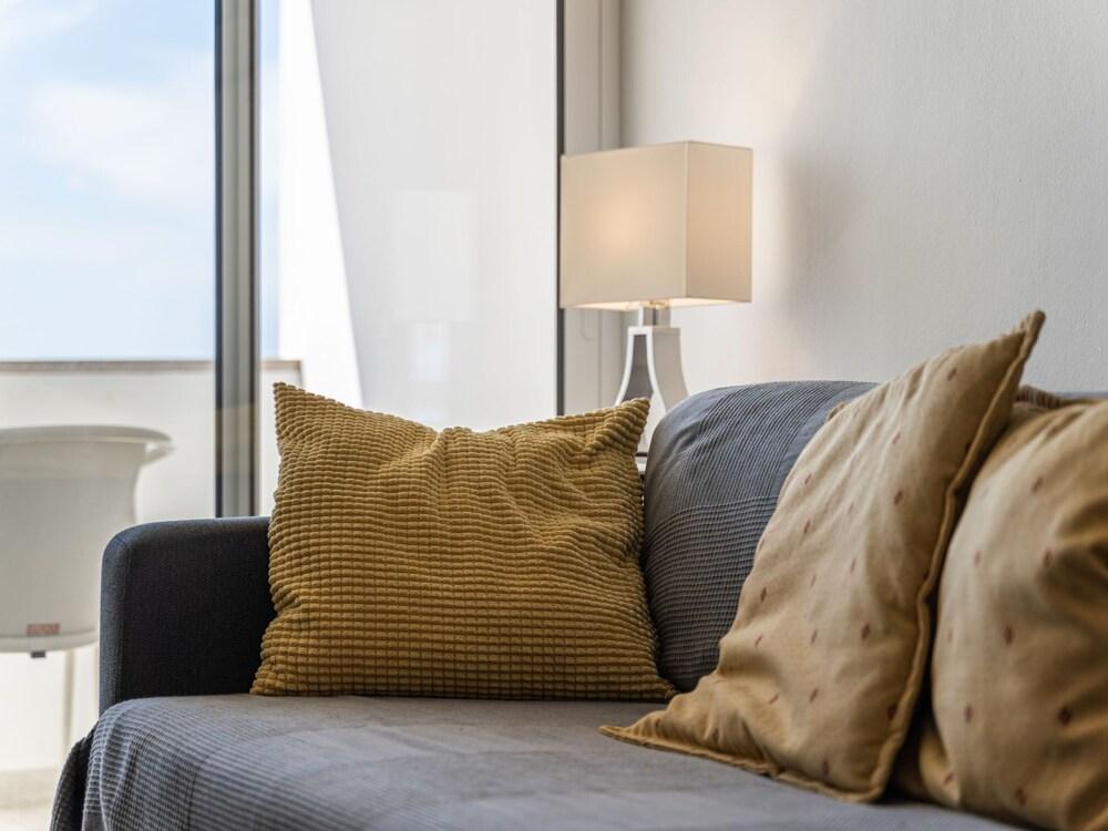 Casa Av Lucy Portim o