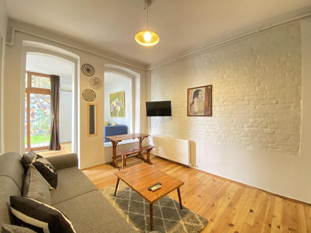 Flat With Backyard Close to Galata Tower