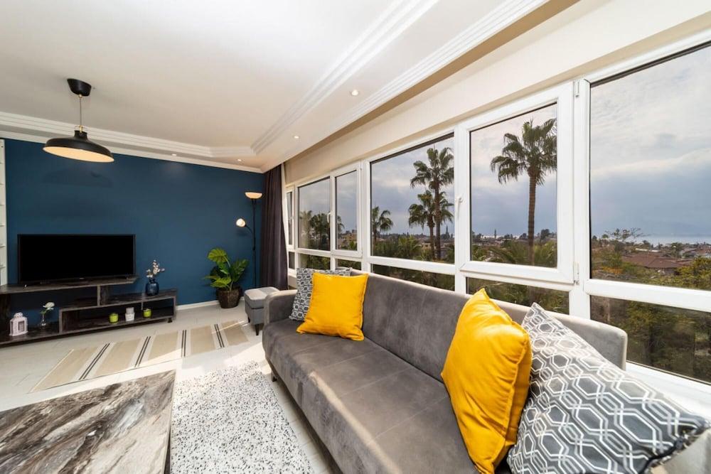 Missafir Exquisite Flat Near Hadrian s Gate