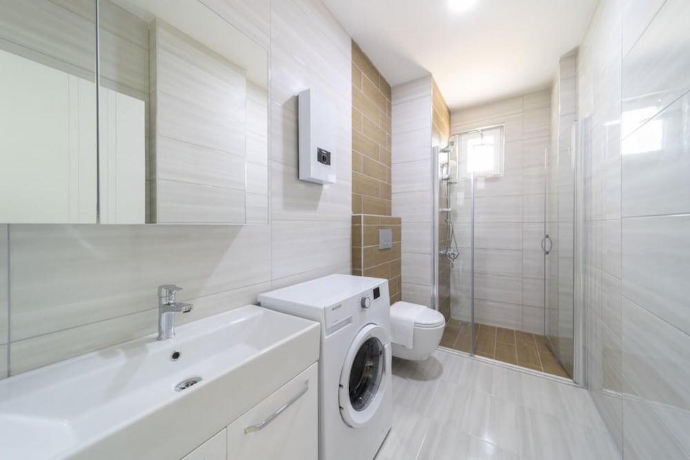 Modern Flat With Shared Closed Pool in Alanya